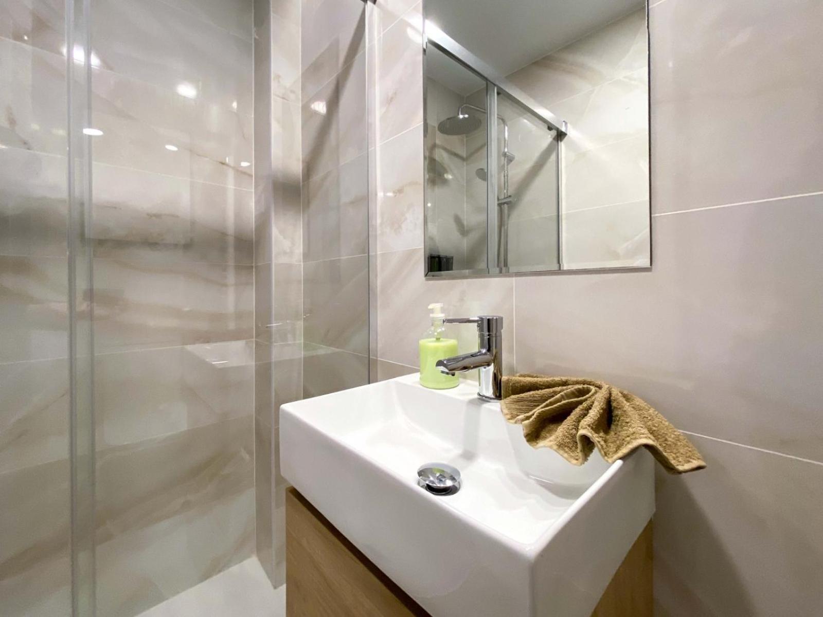 Refugio 2Br Y 2Ba Azca/Bernabeu Apartment Madrid Luaran gambar