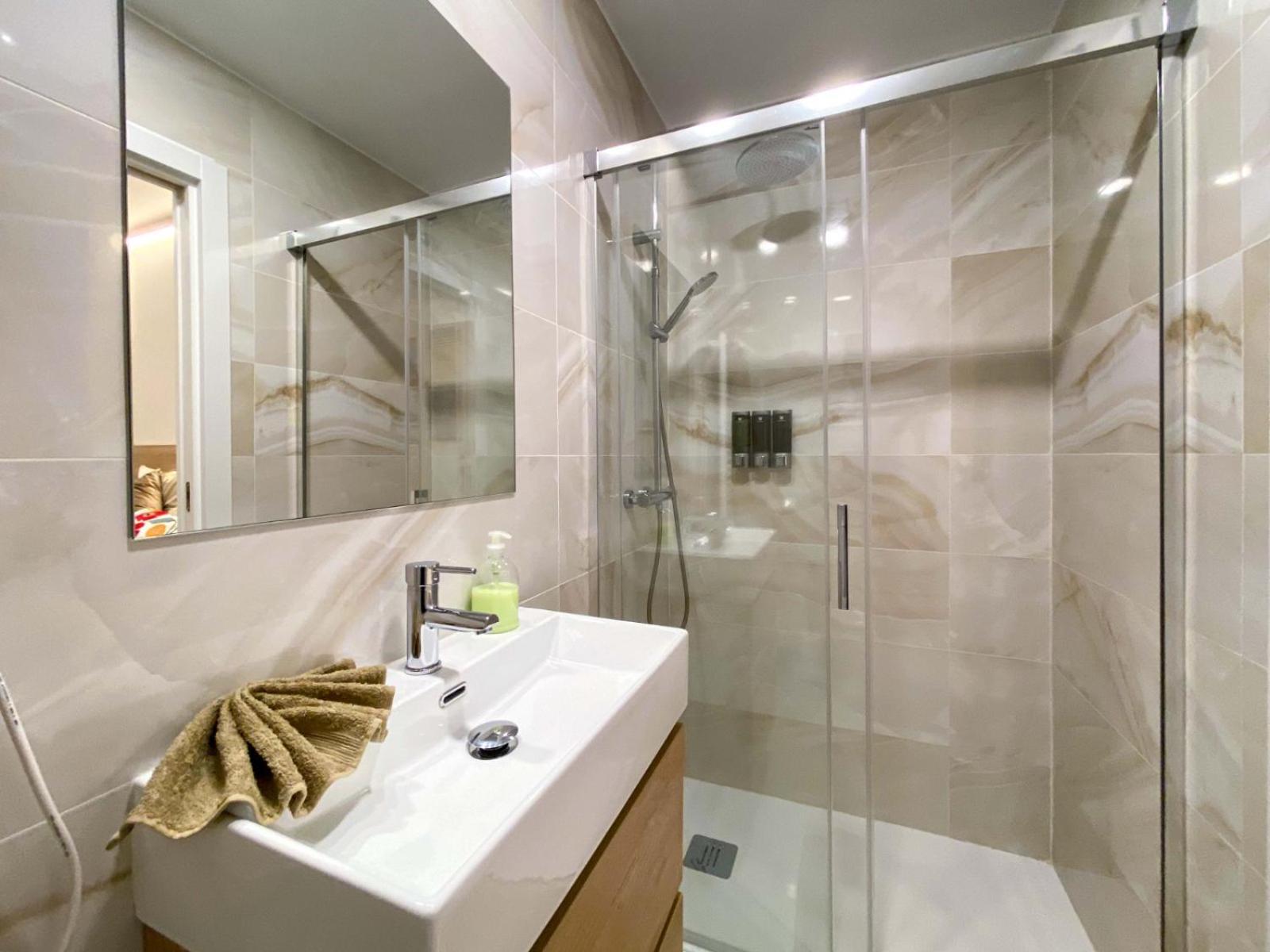 Refugio 2Br Y 2Ba Azca/Bernabeu Apartment Madrid Luaran gambar