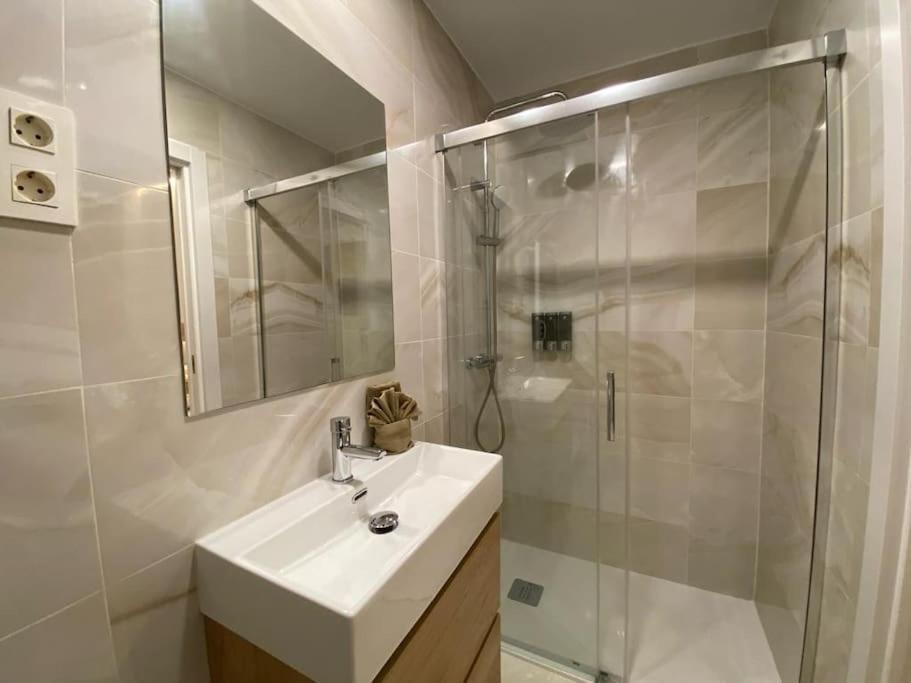 Refugio 2Br Y 2Ba Azca/Bernabeu Apartment Madrid Luaran gambar